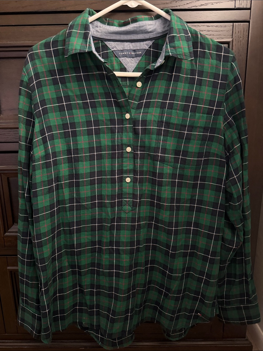 Tommy Hilfiger Women’s Green and Black Plaid Button-Front Shirt